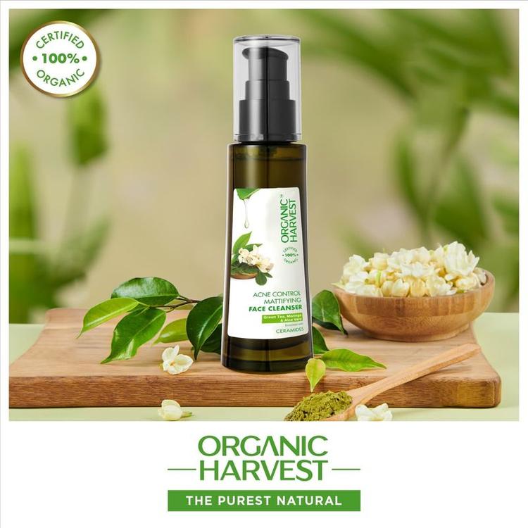 8906080039232-Vitamin-B-Cleanser-5-1.jpg
